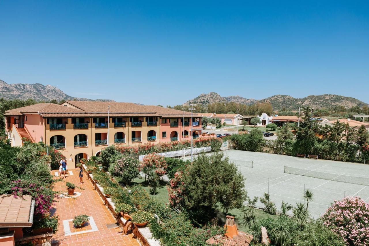Nicolaus Club Torre Moresca Orosei Bagian luar foto