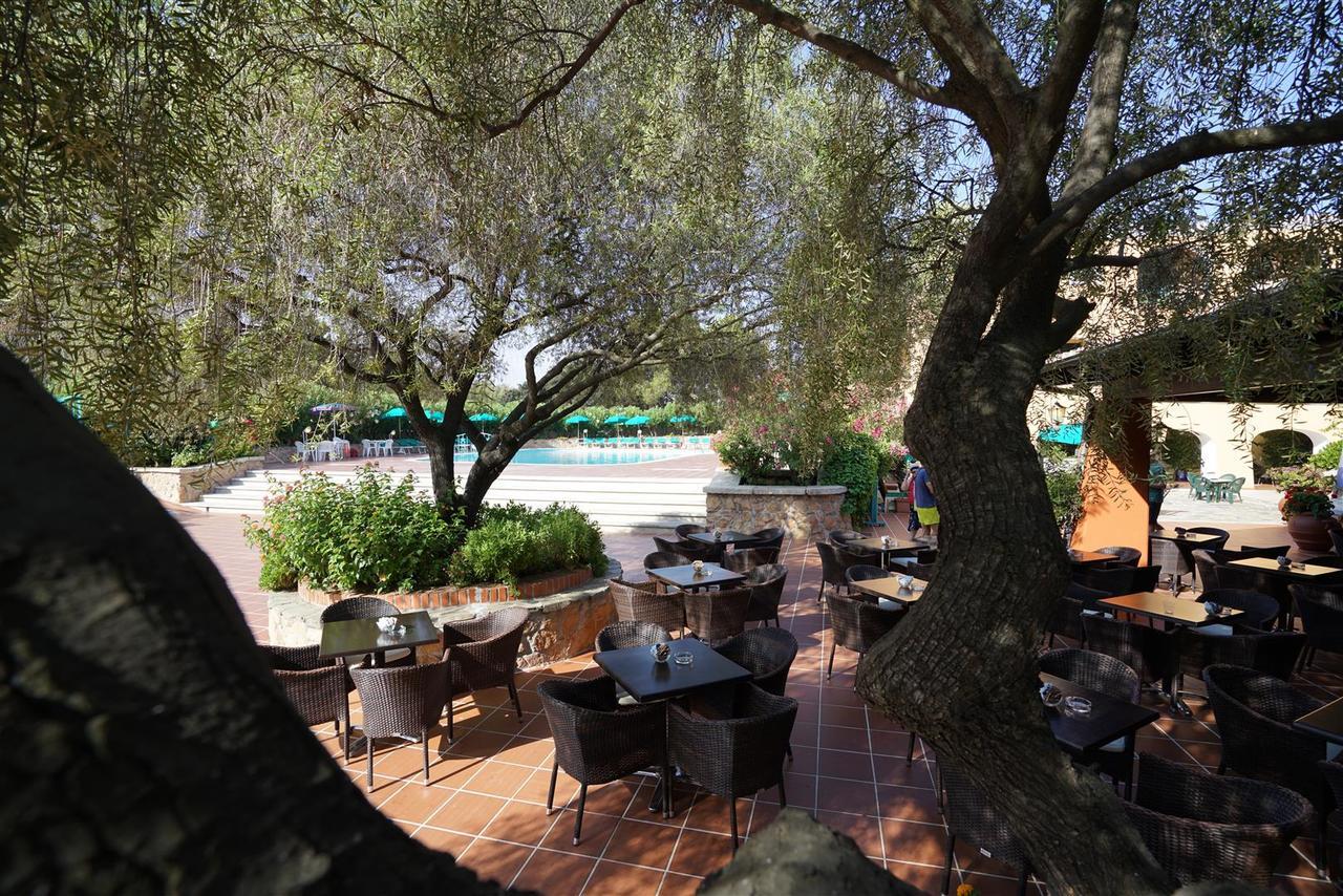 Nicolaus Club Torre Moresca Orosei Bagian luar foto