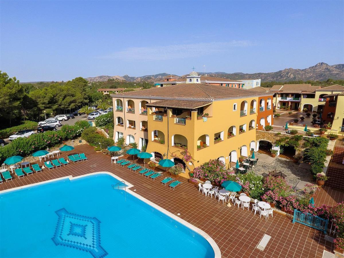 Nicolaus Club Torre Moresca Orosei Bagian luar foto
