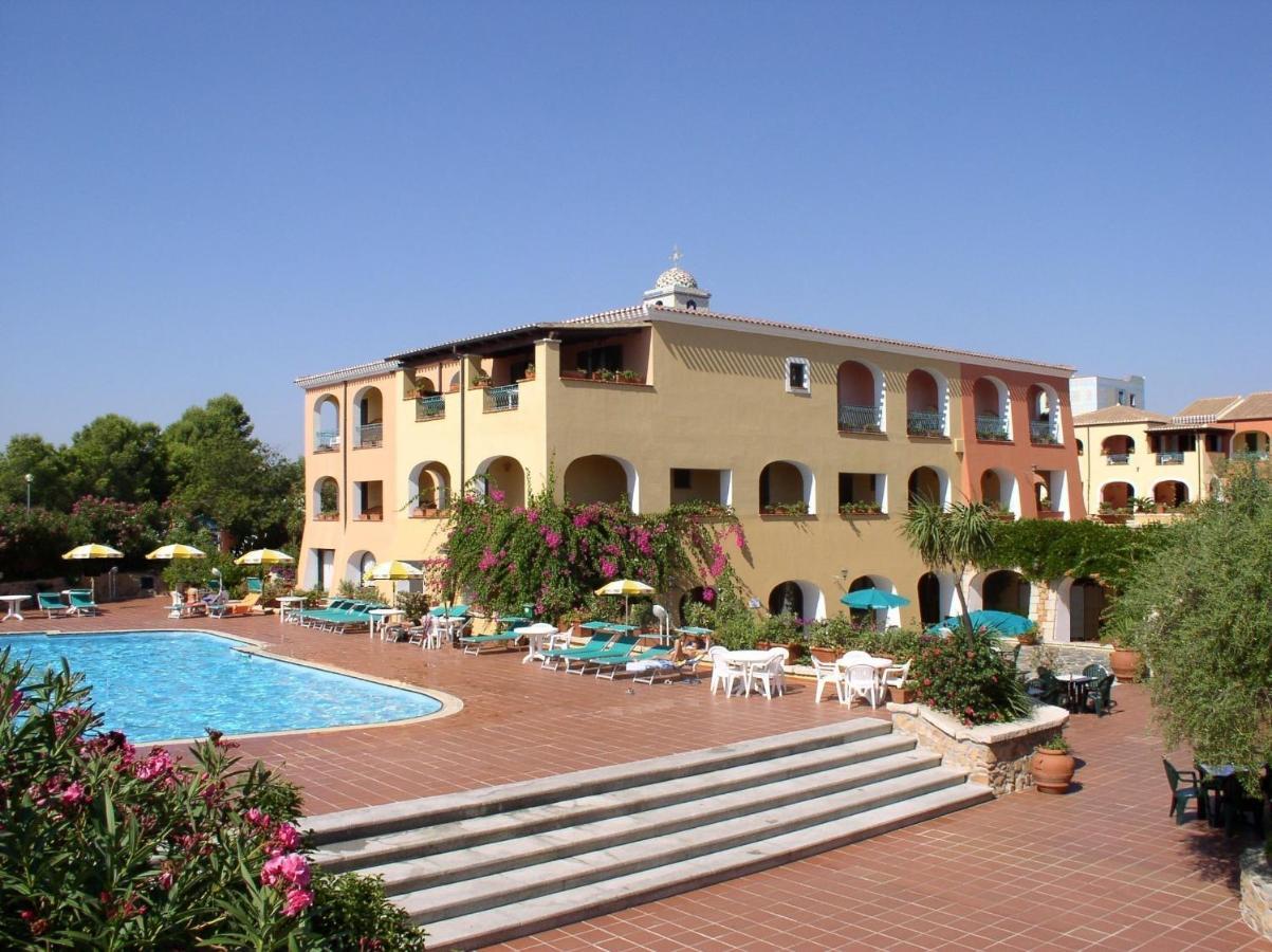 Nicolaus Club Torre Moresca Orosei Bagian luar foto